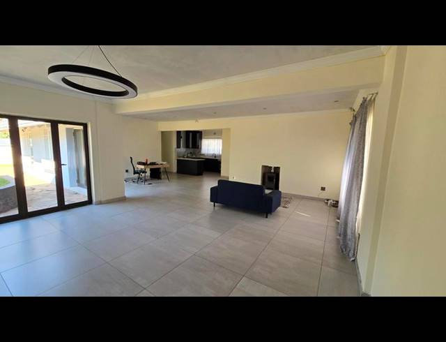 3 BEDROOM PROPERTY TO RENT IN MONDEOR